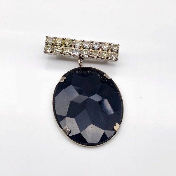 Vintage Glitz Brooch with Dangling Faceted Black Cabochon Oval in Silver Tone - Picture 1 of 4